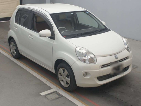 2011 Toyota Passo KGC30[2]