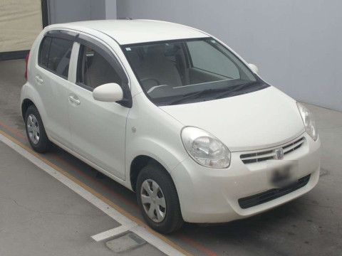 2010 Toyota Passo KGC30[2]