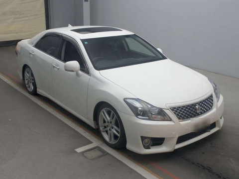 2010 Toyota Crown GRS200[2]