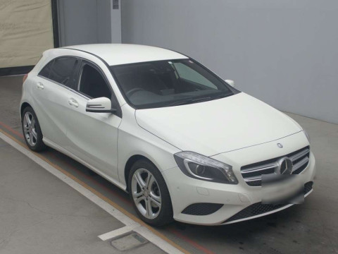 2014 Mercedes Benz A-Class 176042[2]