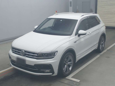 2017 Volkswagen Tiguan 5NCZE[0]