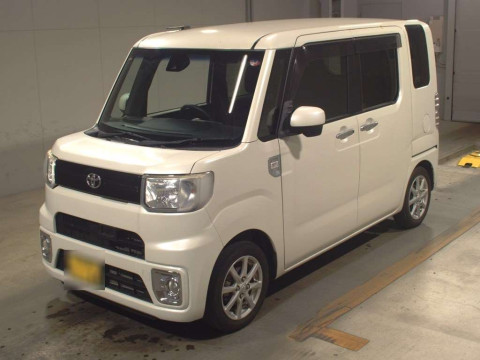 2016 Toyota Pixis Mega LA700A[0]