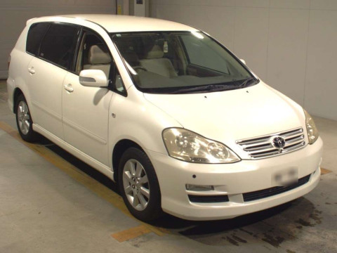 2004 Toyota Ipsum ACM21W[2]