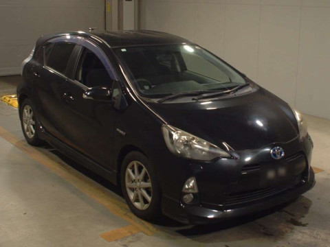 2012 Toyota Aqua NHP10[2]