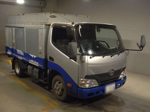 2014 Toyota Dyna Truck XZC605[2]