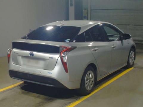 2017 Toyota Prius ZVW50[1]