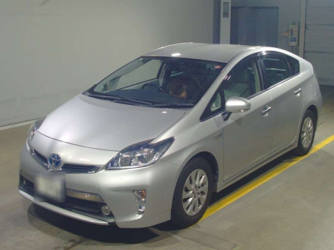 2014 Toyota Prius PHV ZVW35[0]