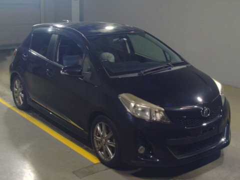 2011 Toyota Vitz NCP131[2]