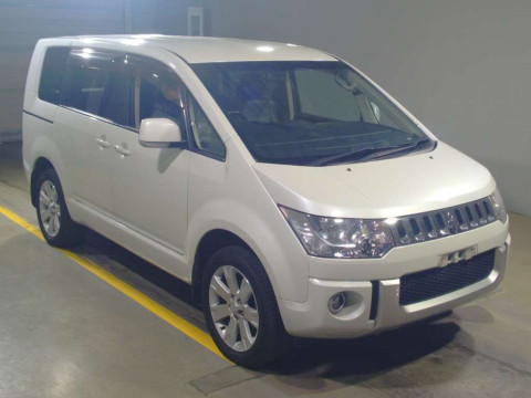 2014 Mitsubishi Delica D5 CV1W[2]