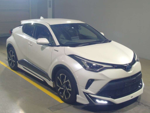 2020 Toyota C-HR ZYX11[2]