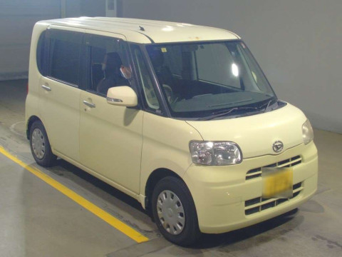 2010 Daihatsu Tanto L375S[2]