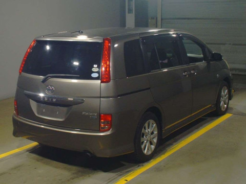 2010 Toyota Isis ZGM11W[1]