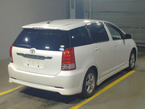 2005 Toyota Wish ZNE10G[1]