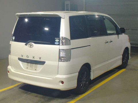 2006 Toyota Voxy AZR60G[1]