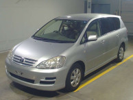 2005 Toyota Ipsum