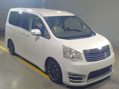 2012 Toyota Noah ZRR70G[2]