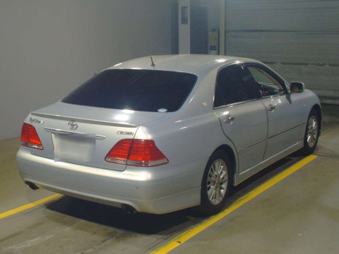 2004 Toyota Crown GRS182[1]