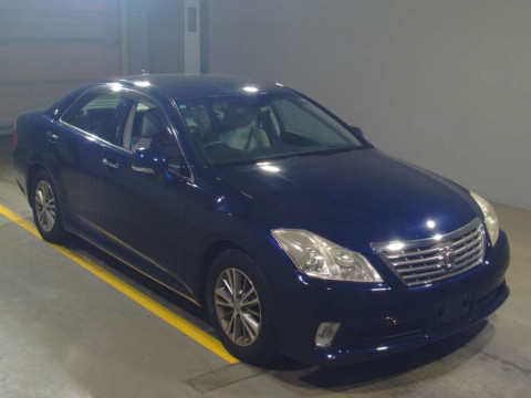 2010 Toyota Crown GRS200[2]