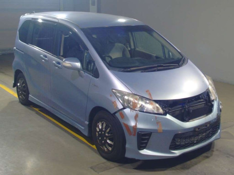 2013 Honda Freed hybrid GP3[2]