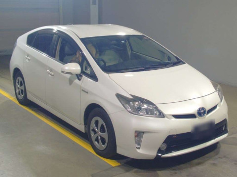 2014 Toyota Prius ZVW30[2]