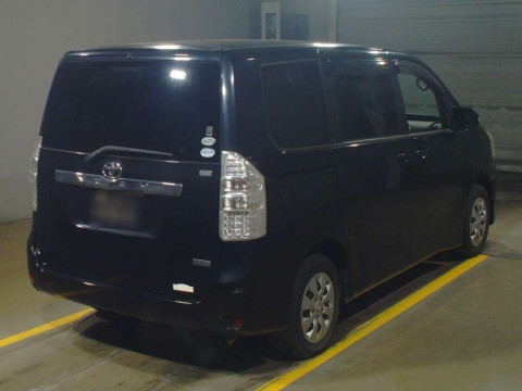 2011 Toyota Noah ZRR70G[1]