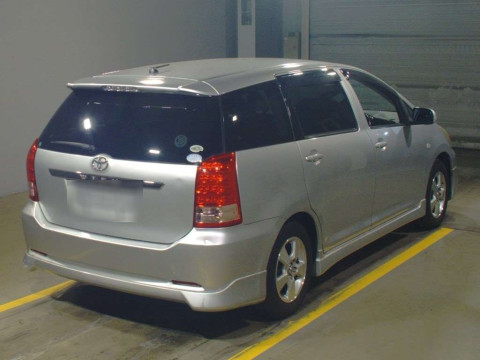 2005 Toyota Wish ZNE10G[1]