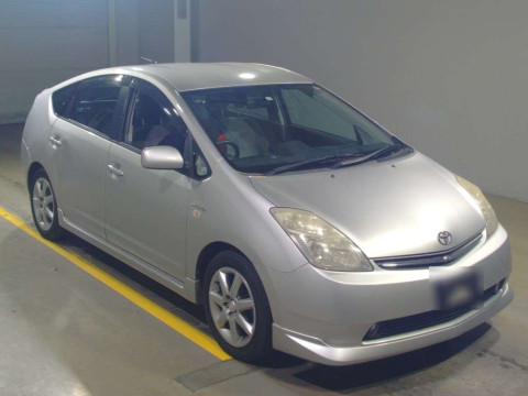 2005 Toyota Prius NHW20[2]