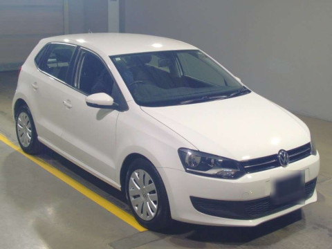 2013 Volkswagen Polo 6RCBZ[2]