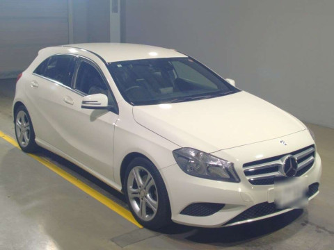 2014 Mercedes Benz A-Class 176042[2]