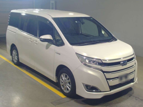 2018 Toyota Noah ZWR80G[1]