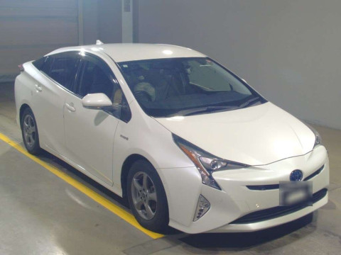 2018 Toyota Prius ZVW50[1]