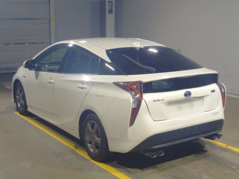 2018 Toyota Prius ZVW50[2]