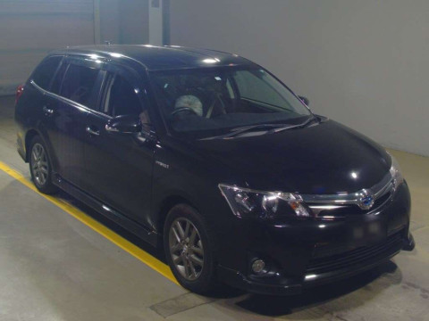 2015 Toyota Corolla Fielder NKE165G[1]