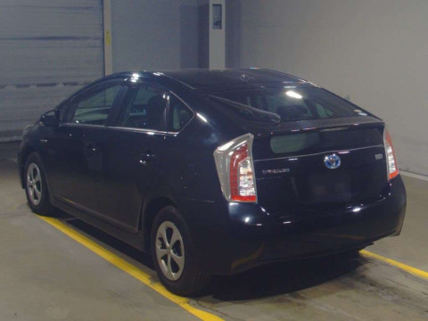 2015 Toyota Prius ZVW30[2]