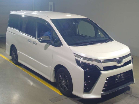 2020 Toyota Voxy ZRR80W[1]