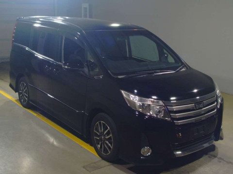 2015 Toyota Noah ZRR80W[1]