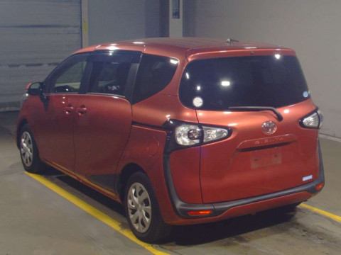 2016 Toyota Sienta NSP170G[2]