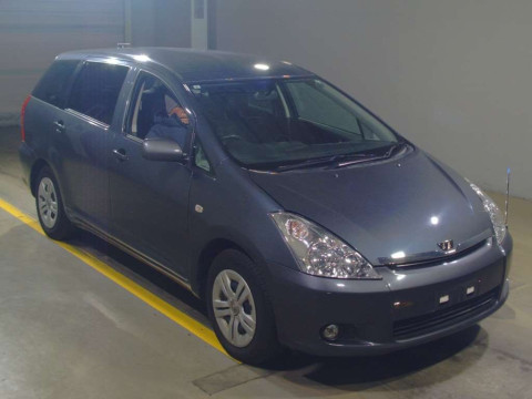 2003 Toyota Wish ZNE10G[1]