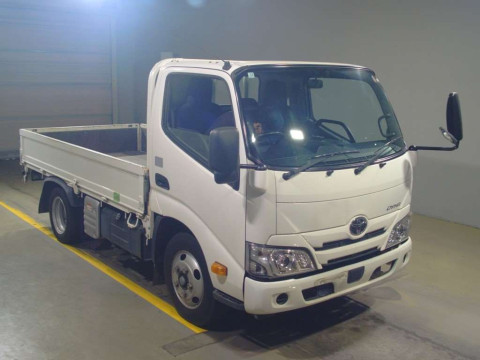 2019 Toyota Dyna Truck XZC605[1]