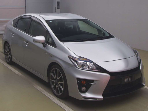 2014 Toyota Prius ZVW30[1]