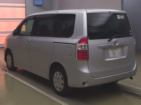 2009 Toyota Noah ZRR70G[2]