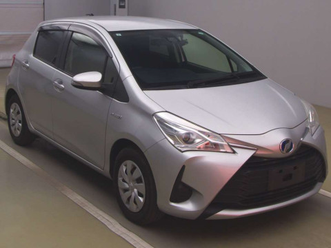 2017 Toyota Vitz NHP130[1]