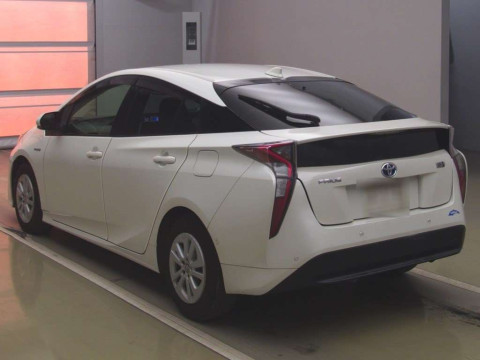 2018 Toyota Prius ZVW50[2]