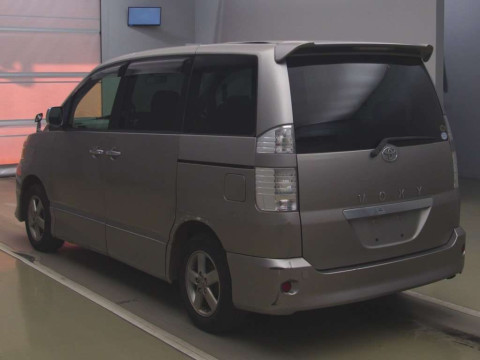 2006 Toyota Voxy AZR60G[2]