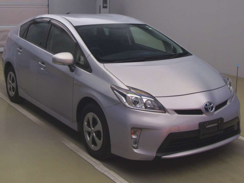 2014 Toyota Prius ZVW30[1]