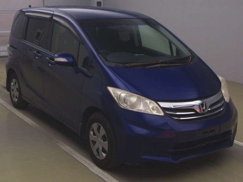 2013 Honda Freed GB3[1]