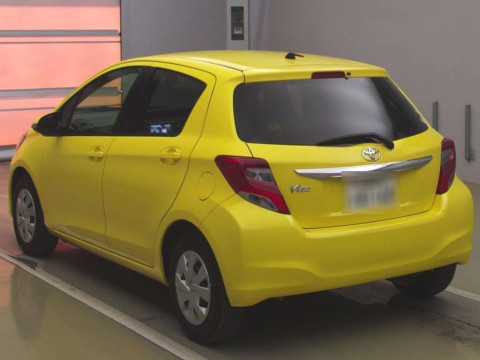 2014 Toyota Vitz NSP130[2]