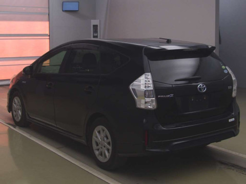 2012 Toyota Prius alpha ZVW41W[2]