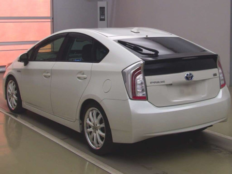 2012 Toyota Prius ZVW30[2]