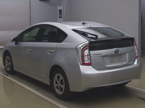 2013 Toyota Prius ZVW30[2]